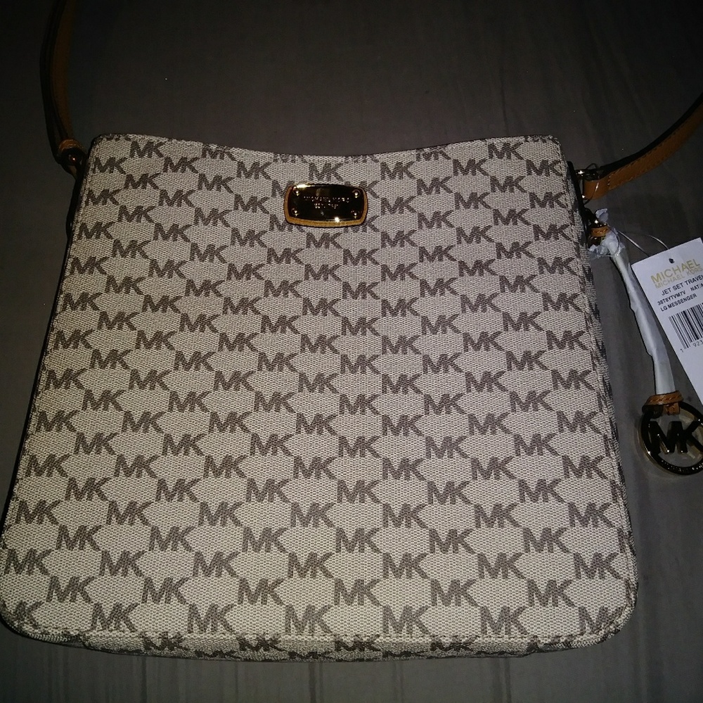 SOLD New Auth Michael Kors crossbody messenger